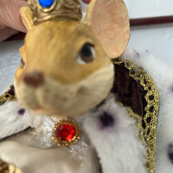 Katherine’s Collection/Wayne Kleski Royal Mouse Crown/Cape- 14” vintage doll - Picture 3 of 12